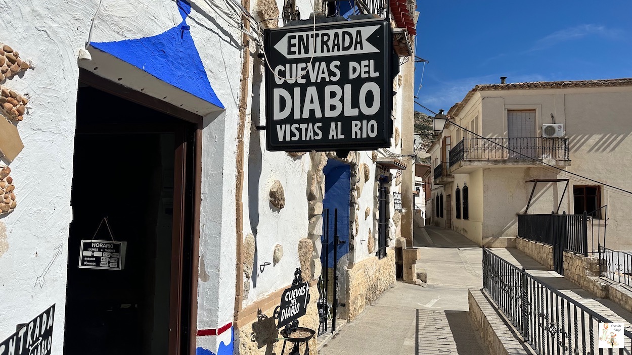 Casa cueva del diablo (Alcalá del Júcar)